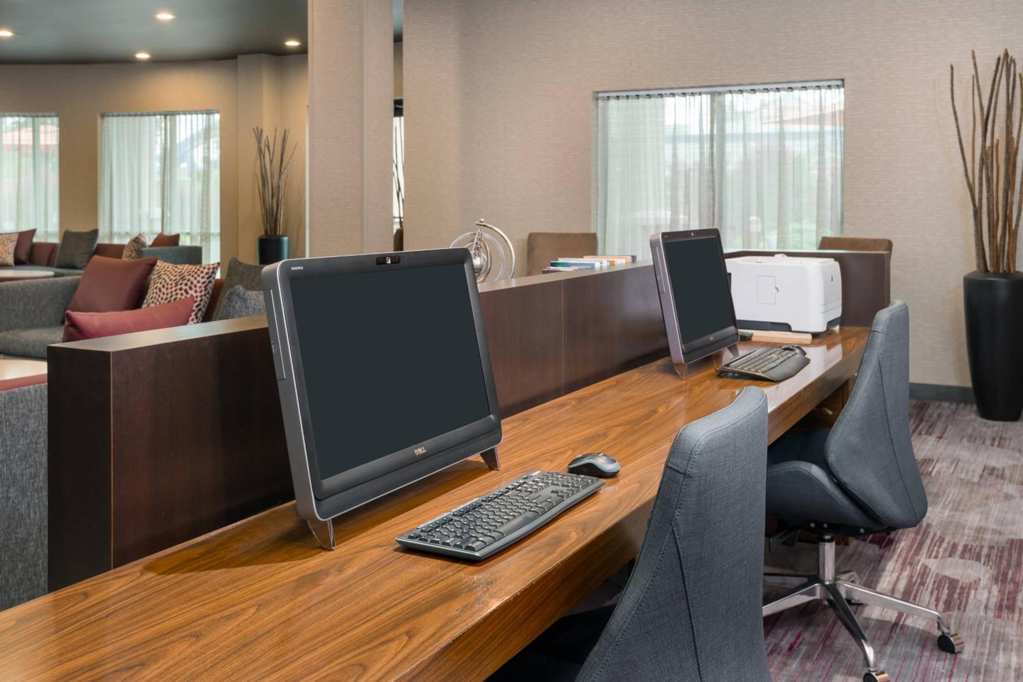 Courtyard By Marriott Buffalo Airport Чіктоваґа Екстер'єр фото