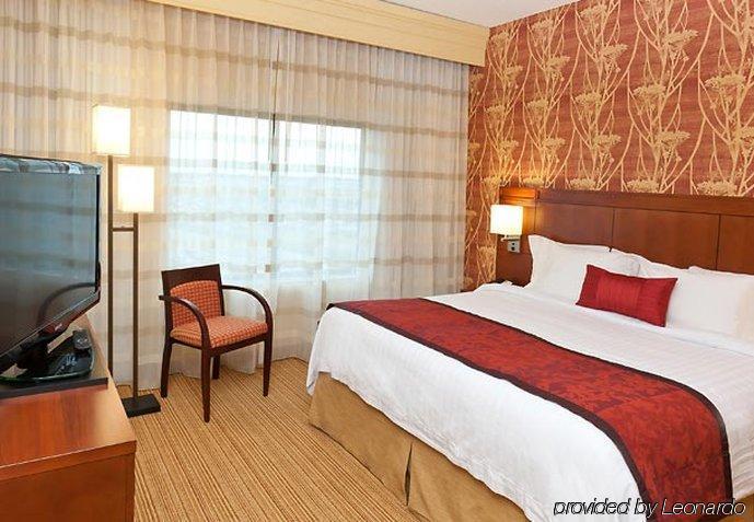 Courtyard By Marriott Buffalo Airport Чіктоваґа Номер фото