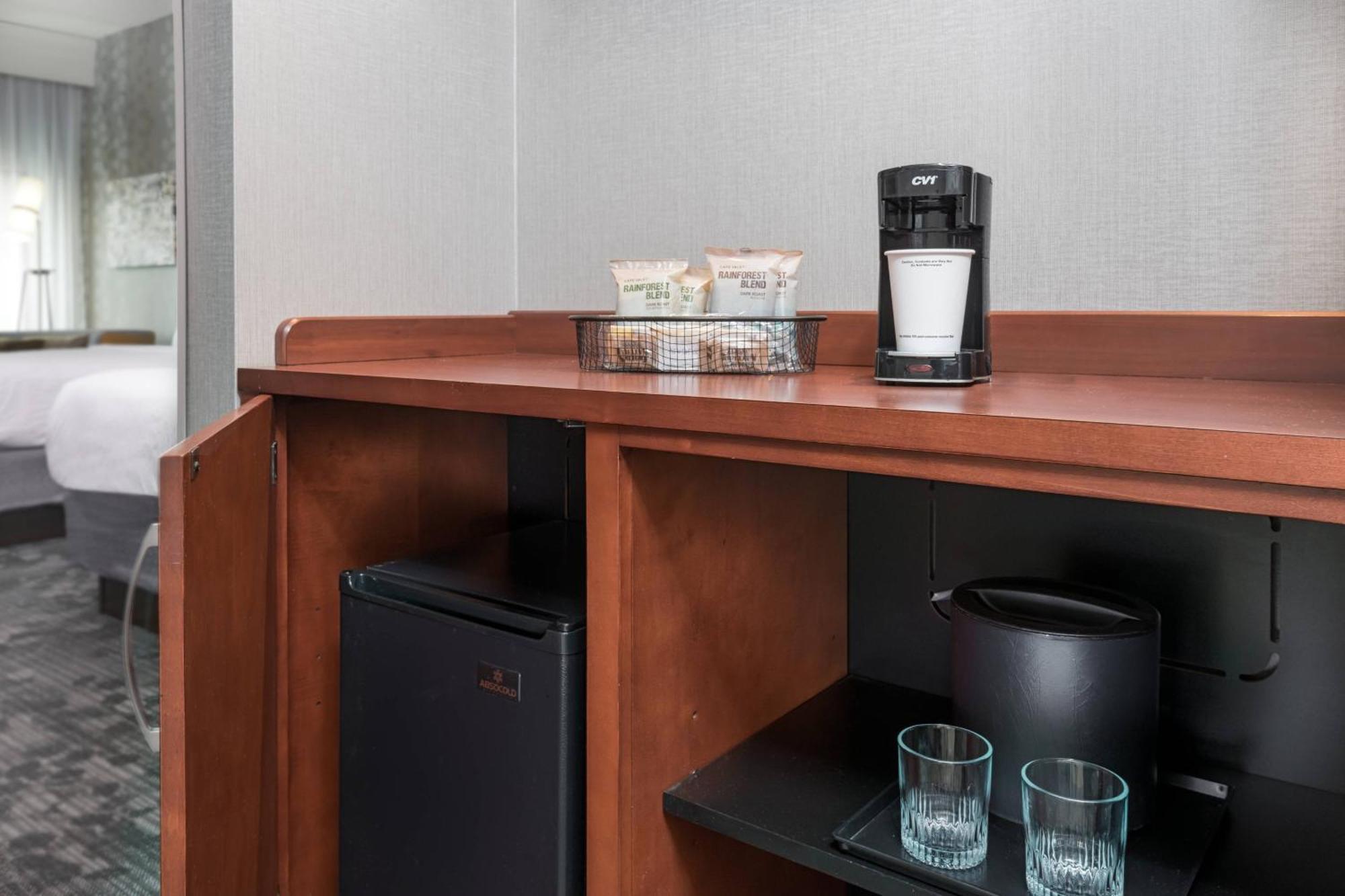 Courtyard By Marriott Buffalo Airport Чіктоваґа Екстер'єр фото