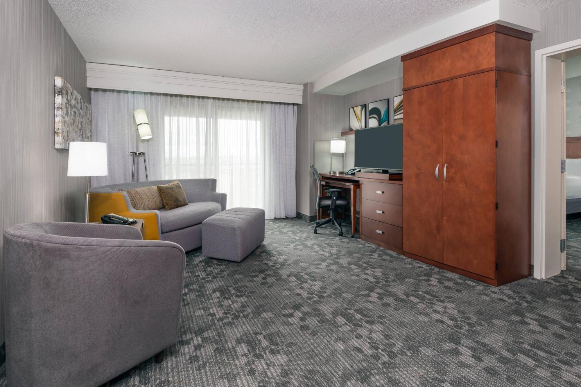 Courtyard By Marriott Buffalo Airport Чіктоваґа Екстер'єр фото