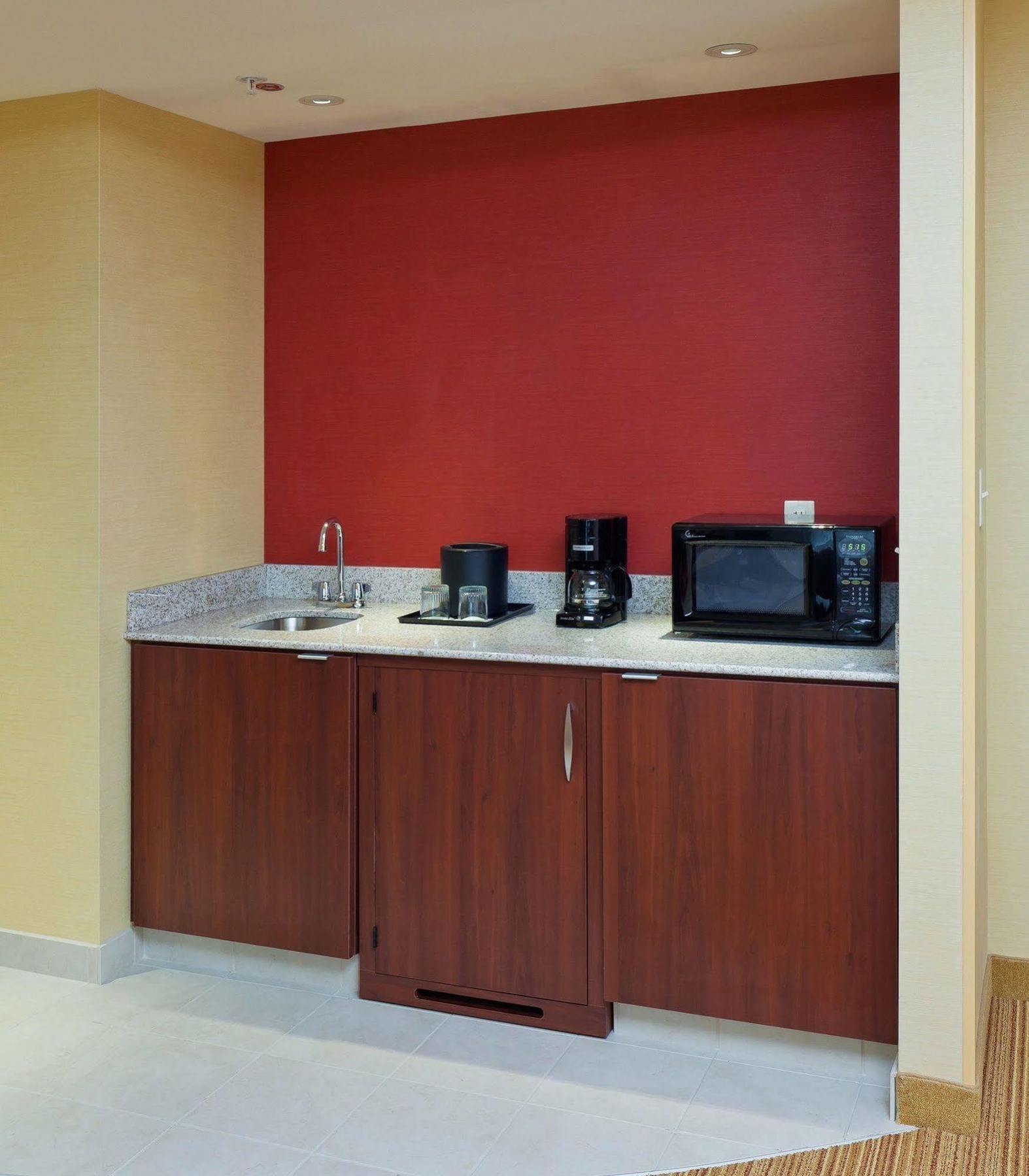 Courtyard By Marriott Buffalo Airport Чіктоваґа Екстер'єр фото