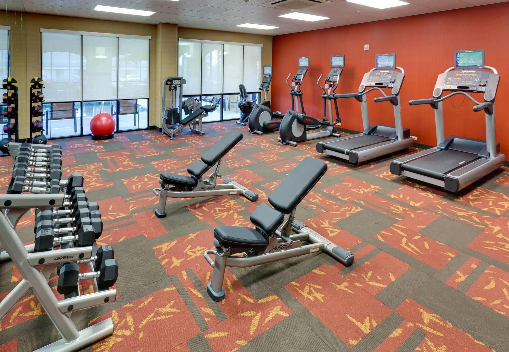 Courtyard By Marriott Buffalo Airport Чіктоваґа Екстер'єр фото